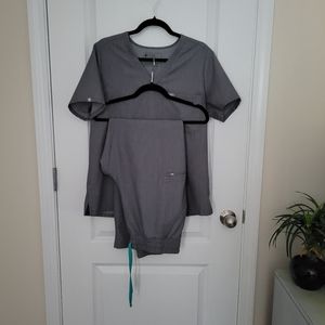 FIGS Large Graphite Scrub Set